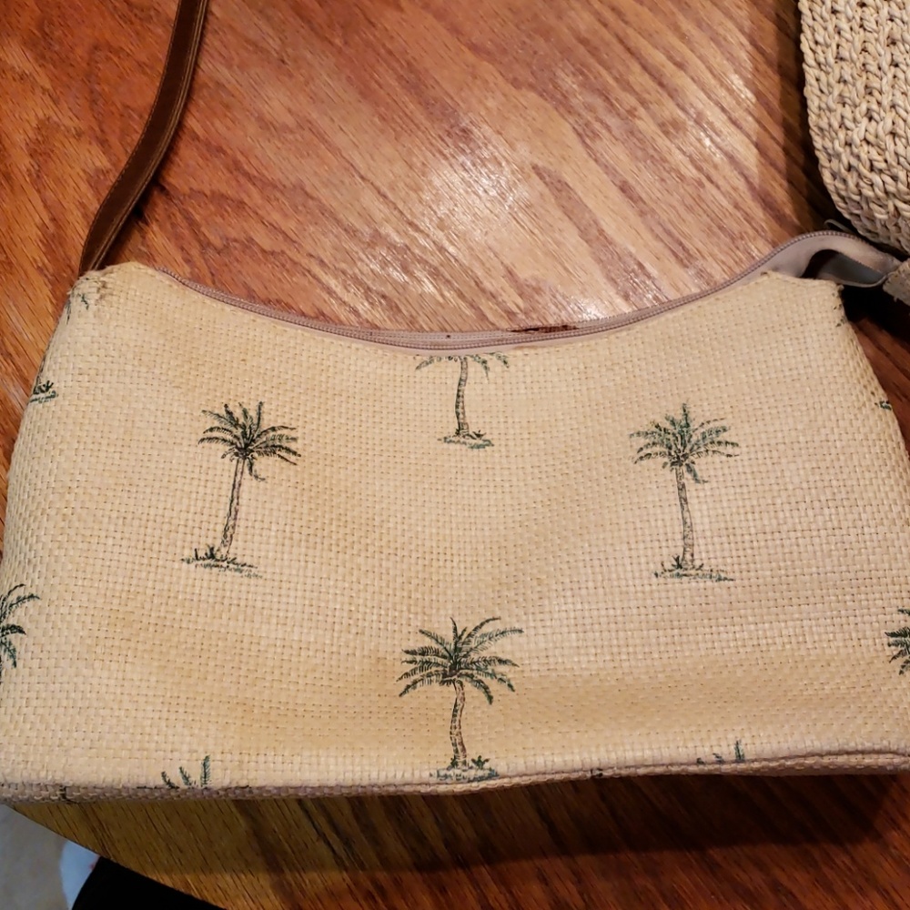 Purse - Picture 1 of 3